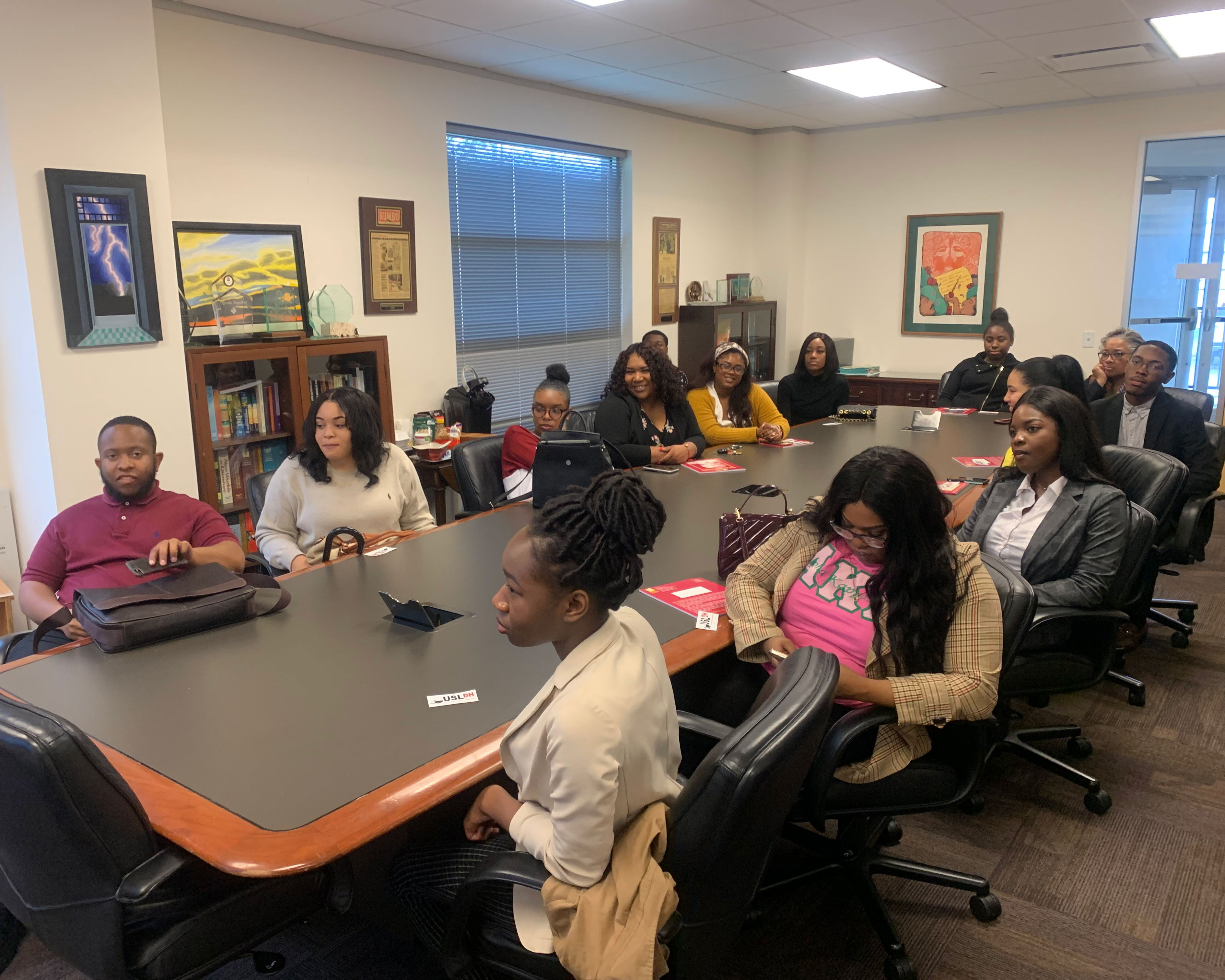 History students visiting UH