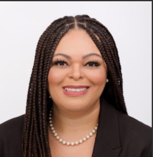 Lakeshur Green Lakeshur Green, DNP, APRN, FNP-C Clinical Associate Professor Coordinator, Semester 2 1998 & 2004 Alum 20+ years @ CON