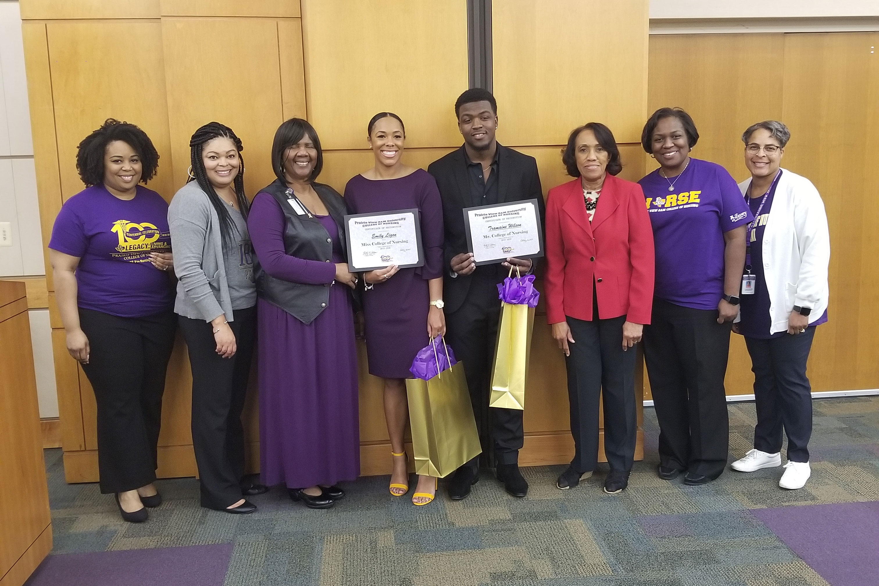 King and queen with 2019 committee