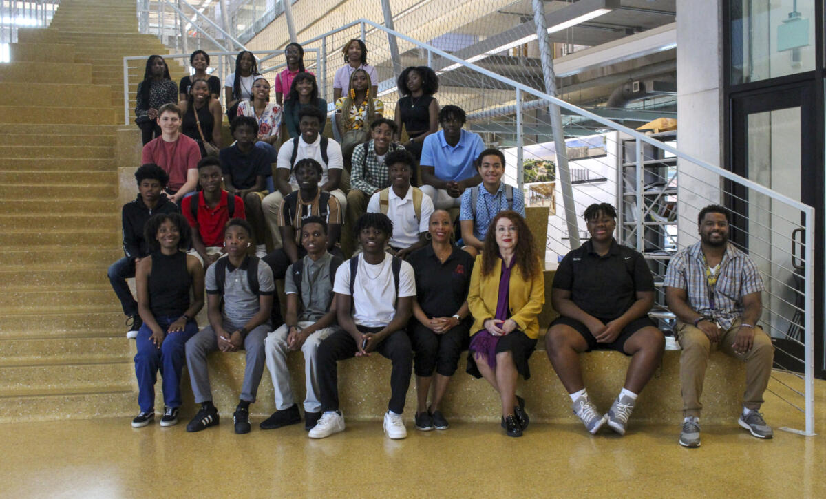 ARTEC Students, Dean of the School of Architecture, Program Coordinator, and Counselors.
