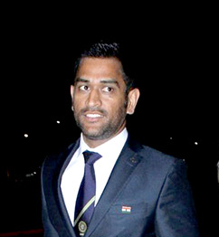 Mahendra Singh Dhoni January 2016 (cropped)