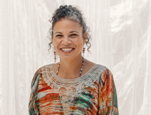 Dr.Melina Abdullah